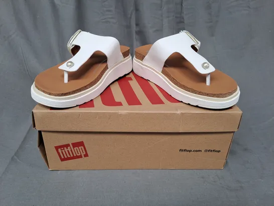 BOXED PAIR OF FITFLOP GEN-FF BUCKLE LEATHER TOE-POST SANDALS IN WHITE UK SIZE 3