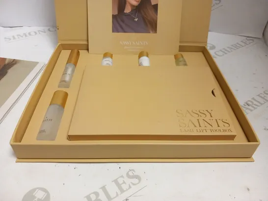 BOXED SASSY SAINT BROW LIFT KIT 