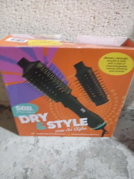 BOXED SBB STYLE TOOLS DRY AND STYLE 1200W STYLER