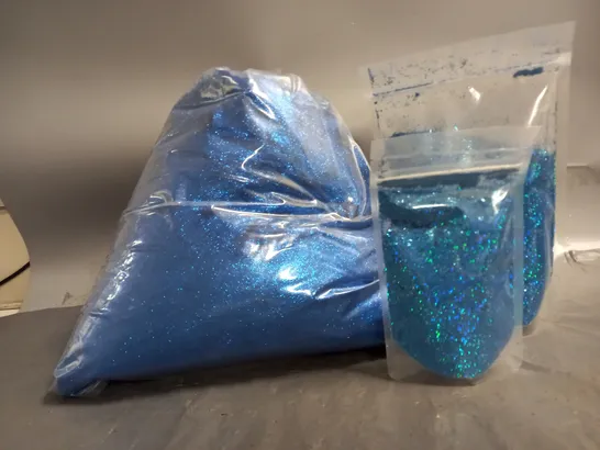 APPROXIMATELY 10 ASSORTED BAGS OF DECOR GLITTER IN BLUE - COLLECTION ONLY