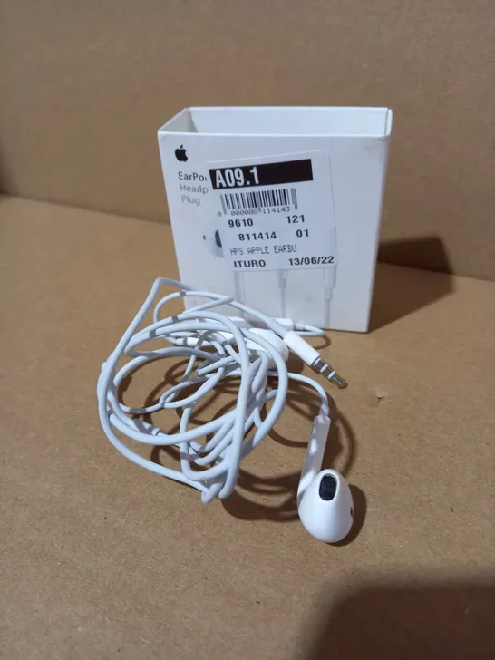 APPLE EARPODS WITH 3.5MM HEADPHONE PLUG