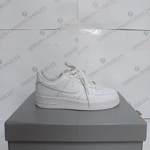 NIKE AIR FORCE 1 IN WHITE - UK 8