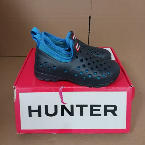 BOXED HUNTER KIDS WATER SHOES - SIZE 9 KIDS