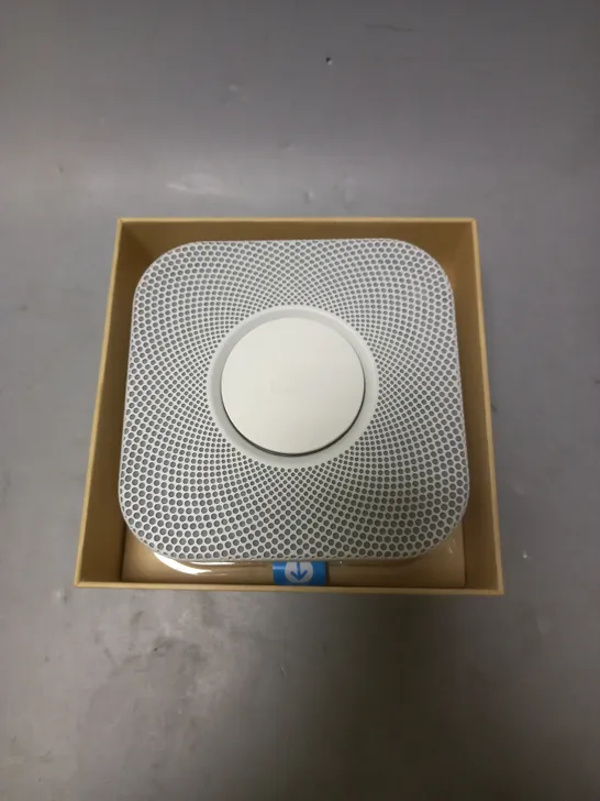 NEST PROTECT SMOKE AND CARBON MONOXIDE DETECTOR