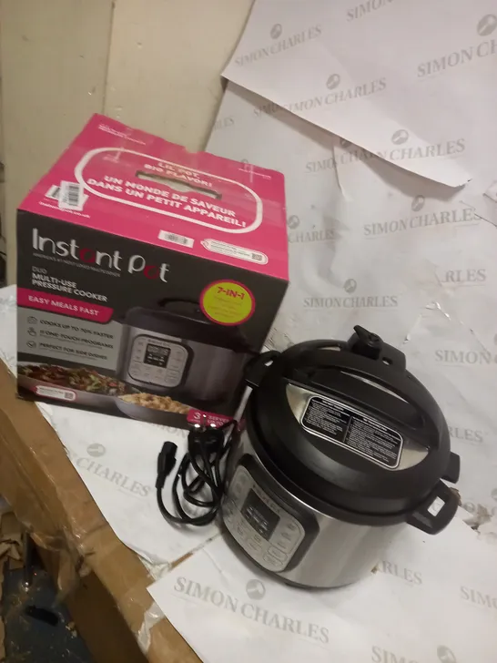 INSTANT POT DUO MINI PRESSURE COOKER