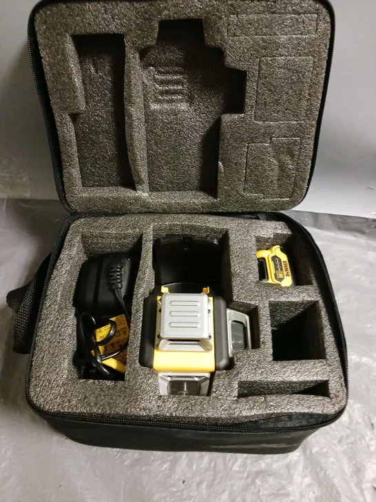 DEWALT SELF-LEVELLING CROSS-LINE LASER LEVEL IN CARRY CASE