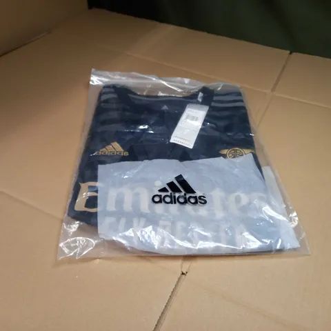 PACKAGED STYLE OF ADIDAS BLACK/GOLD DETAILED JERSEY - LARGE