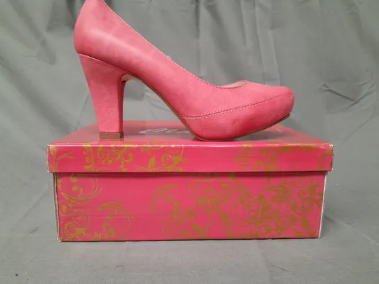 BOXED PAIR OF CLARA'S CLOSED TOE HEELED SHOES IN RED EU SIZE 36