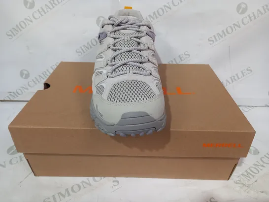 BOXED PAIR OF MERRELL SHOES IN STONE GREY/PURPLE UK SIZE 9.5