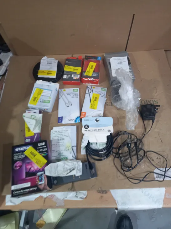 LOT OF APPROX 15 ASSORTED TECH ITEMS TO INCLUDE PHONE CHARGERS, EARPHONES, CD PLAYER ETC