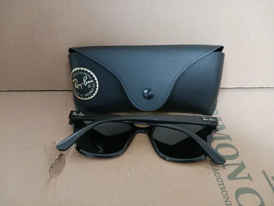 RAY BAN SQUARED SUNGLASSES 