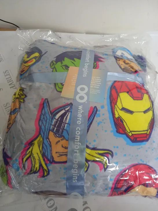 OODIE OVERSIZED WEARABLE BLANKET - THE AVENGERS