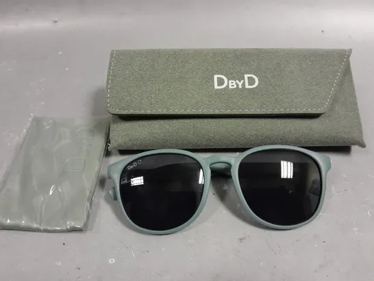 DBYD POLARISED GLASSES WITH GREEN FRAME IN CASE