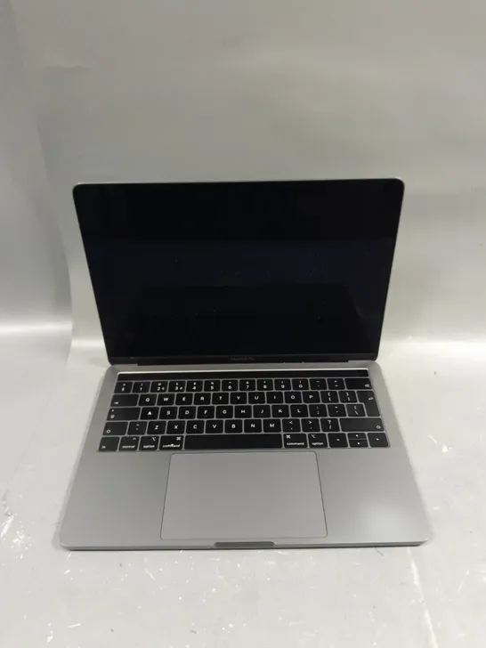 APPLE MACBOOK PRO