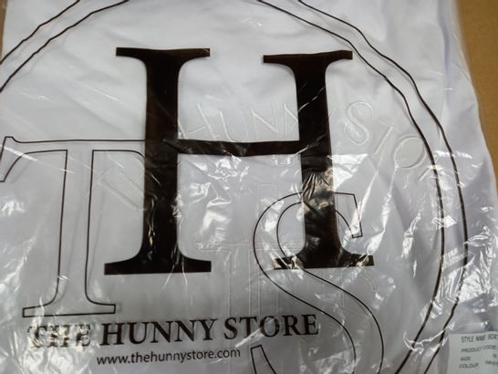 PACKAGED THE HUNNY STORE WHITE/LOGO BOXY TEE - SMALL