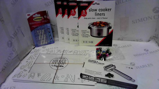 LOT OF APPROXIMATELY 20 ASSORTED HOUSEHOLD ITEMS, TO INCLUDE CHRISTMAS HAIR CLIPS, BAKING STAMPS, JULIENNE VEG PEELER, ETC