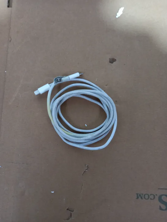 APPLE USB-C TO LIGHTNING CABLE - 2 METERS