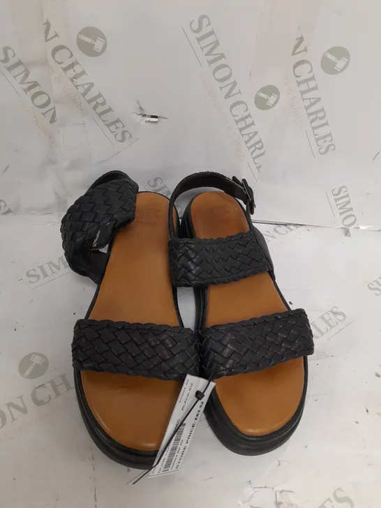 DUNE LONDON LORRIS FLATFORM SANDAL SIZE 6