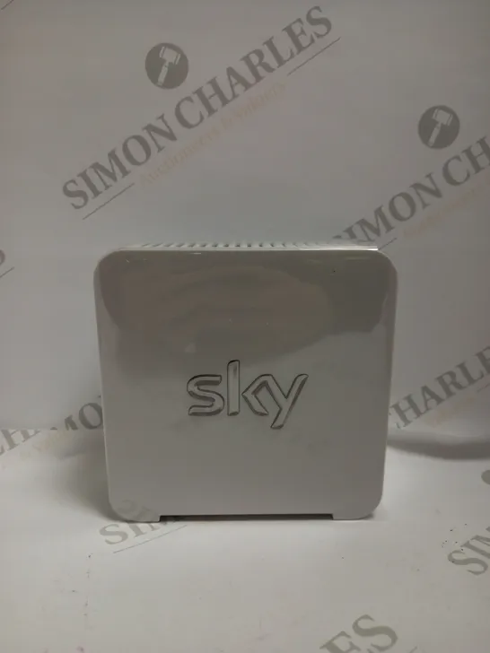 BOXED SKY WIFI HUB IN WHITE