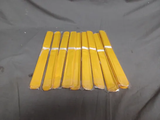 LARGE QUANTITY OF TISSUE PAPER DECORATIONS IN YELLOW