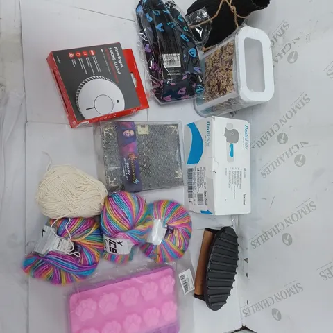 LOT OF ASSORTED HOUSEHOLD ITEMS TO INCLUDE ICE YARN , FIRE ANGEL SMOKE ALARM , ETC