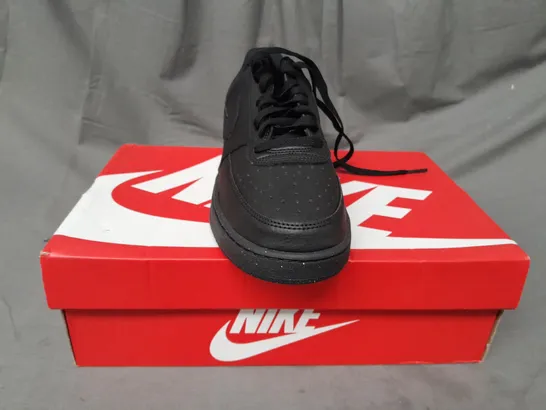 BOXED PAIR OF NIKE COURT VISION SHOES IN BLACK UK SIZE 7