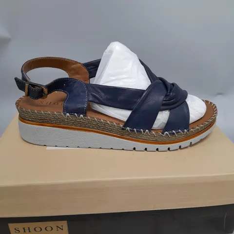 SHIVER NAVY LEATHER STRAP SANDAL SIZE 7- BOXED 