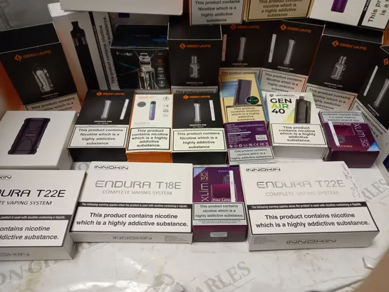 LOT OF APPROX 26 TO INCLUDE EUNDURA T22E VAPING SYSTEM , GEEKVAPE B60 , INNOKIN COOLFIRE Z60 ZLIDE TOP , ETC