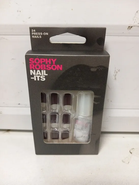 6 ASSORTED BOXED SOPHY ROBSON NAIL-ITS PRESS ON NAIL SETS