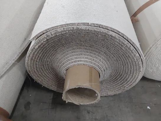 ROLL OF QUALITY LINGDALE ELITE BUCKDEN CARPET APPROXIMATELY 4M × 18.8M