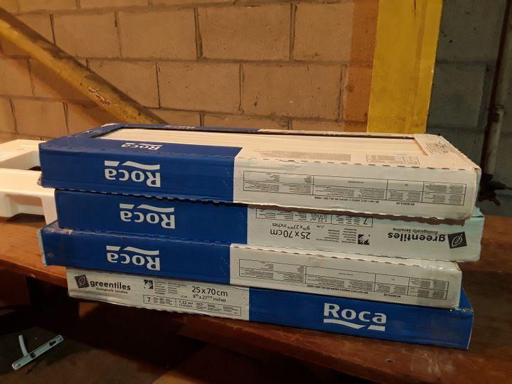 Lot 5290: 4 PACKS OF ROCA TILES - Simon Charles Auctioneers
