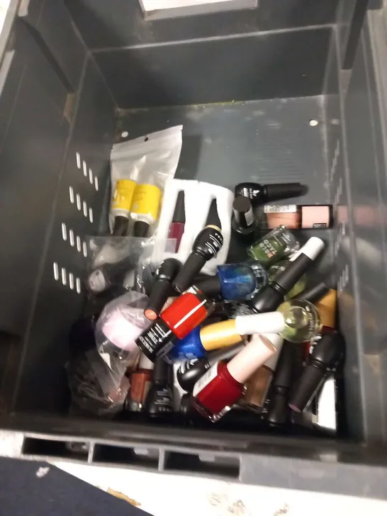 APPROXIMATELY 90 ASSORTED NAIL VARNISH/GELS TO INCLUDE; ORLY, MAX FACTOR, HOLO TACO, NAILS INC, CRYSTAL NAILS, COLORSTAY, THE GEL BOTTLE AND NAILKIND