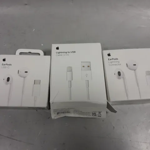APPROXIMATELY 20 APPLE CABLE ACCESSORIES TO INCLUDE CHARGING CABLES & EARPHONES