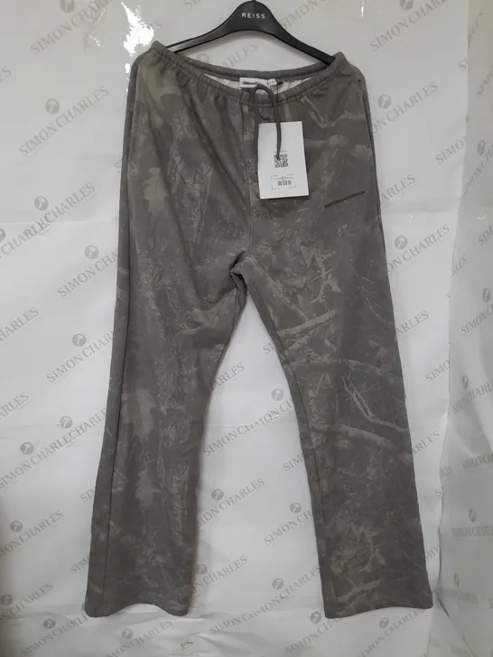 SEEKERS RANCH WASH WIDE LEG SWEATPANTS IN SIZE S