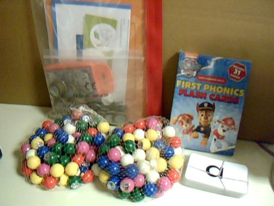 ASSORTMENT OF EDUCATIONAL TOYS INCLUDING PAW PATROL FLASH CARDS BOXED AND SEALED, BOOKTRUST RESOURCES AND BINGO BALLS TO HELP WITH NUMBER RECOGNITION