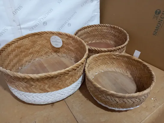 SET OF 3 STACKABLE ROUND WOVEN BASKETS - IN NATURAL BAMBOO AND WHITE WITH SOLID WOOD BASE