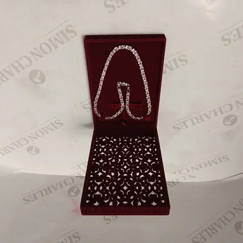 NECKLACE IN ORNATE RED PRESENTATION CASE