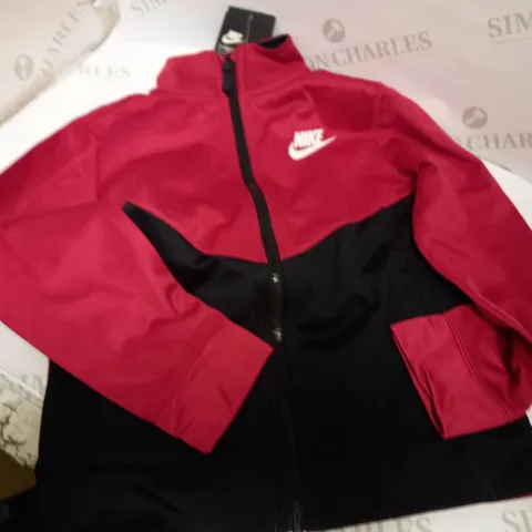 NIKE NSW POLY TRACKSUIT IN RED/BLACK - 6/7 YEARS