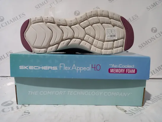 BOXED PAIR OF SKECHERS FLEX APPEAL 4.0 TRAINERS IN MAUVE UK SIZE 4