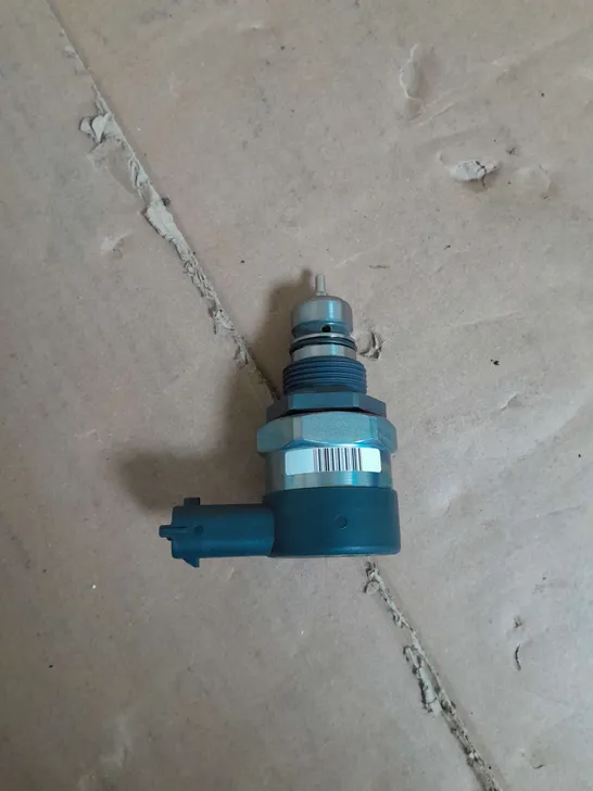 FUEL PRESSURE REGULATOR 