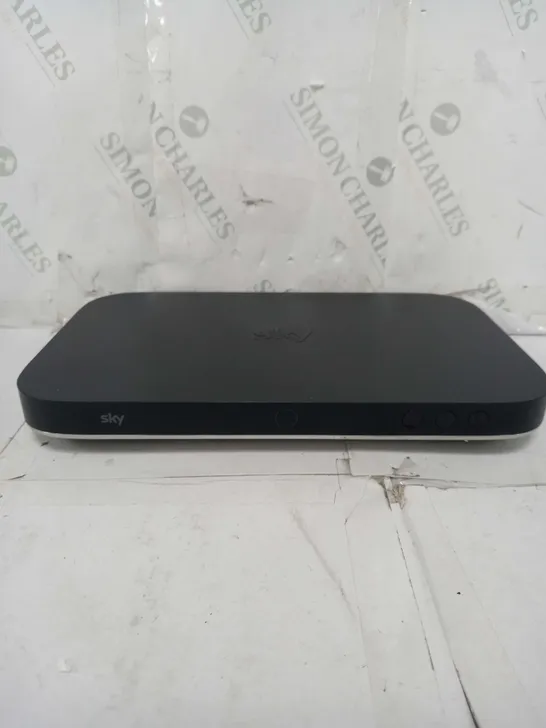 SKY Q BOX ES240 SATELLITE RECEIVER