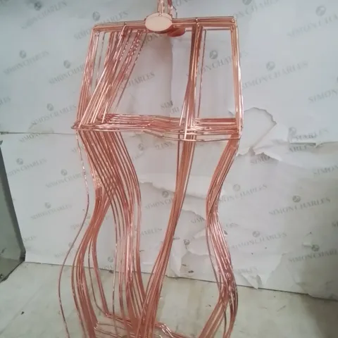 APPROXIMATELY 16 WIRE COPPER EFFECT APRON DISPLAY HANGERS