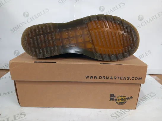 BOXED PAIR OF DR MARTENS LACE UP SHOES IN BLACK UK SIZE 5