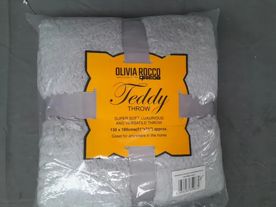 OLIVIA ROCCO SUPER SOFT LUXURIOUS TEDDY THROW IN SILVER (130 X 180CM)