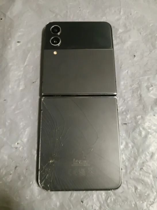 SAMSUNG GALAXY Z FLIP 4