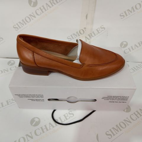 BOXED PAIR OF ALDO BROWN SHOES SIZE 36