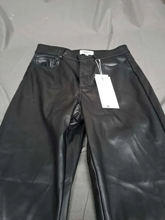 ONLY FAUX LEATHER PANTS IN BLACK - EU MEDIUM