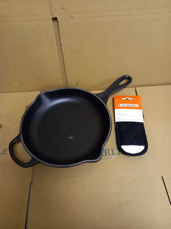 LE CREUSET SIGNATURE ENAMELLED CAST IRON SKILLET FRYING PAN