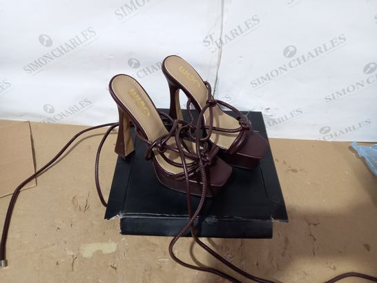 BOXED PAIR OF EGO HIGH HEELS SIZE 6