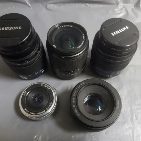 LOT OF 5 ASSORTED CAMERA LENSES TO INCLUDE OLYMPUS M.ZUIKO DIGITAL, CANON EF LENS AND SAMSUNG D-XENON